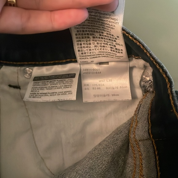 LEVIS SHORTS - Picture 4 of 4